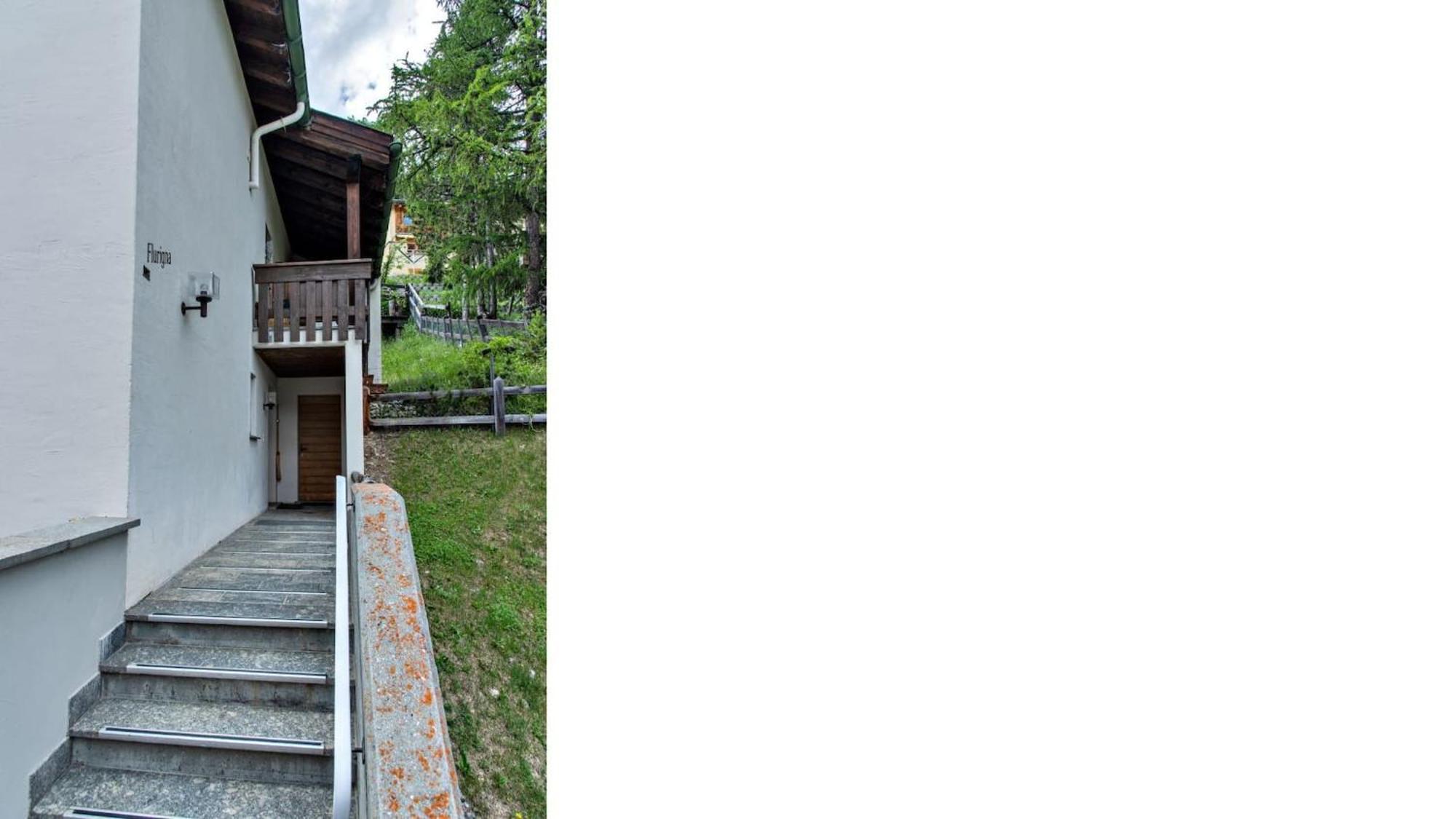 Chesa Flurigna - Zuoz Apartment Bagian luar foto