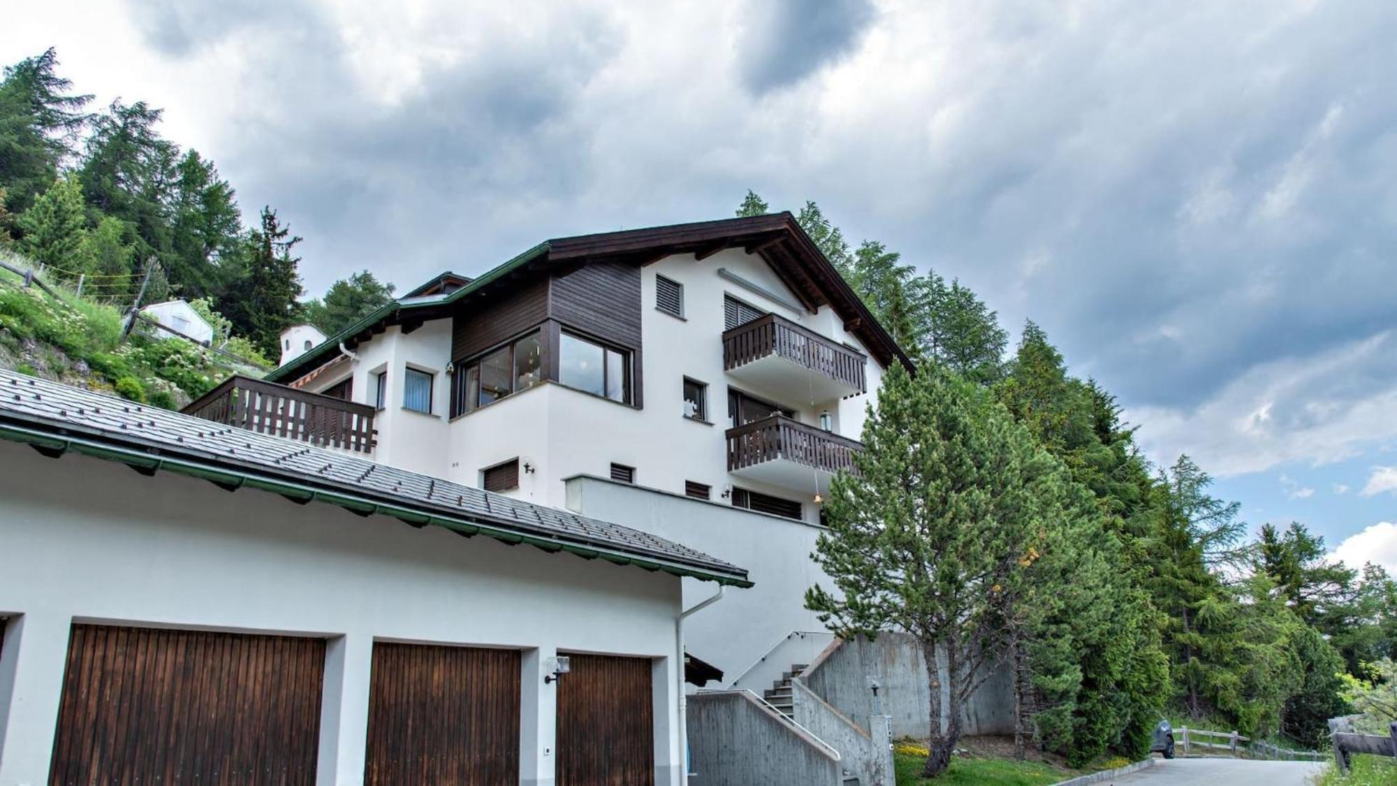 Chesa Flurigna - Zuoz Apartment Bagian luar foto
